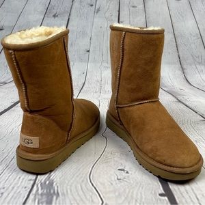 UGG classic short sheepskin winter boots in chestnut brown, size 8